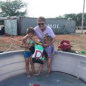 Meet your Posher, Linda